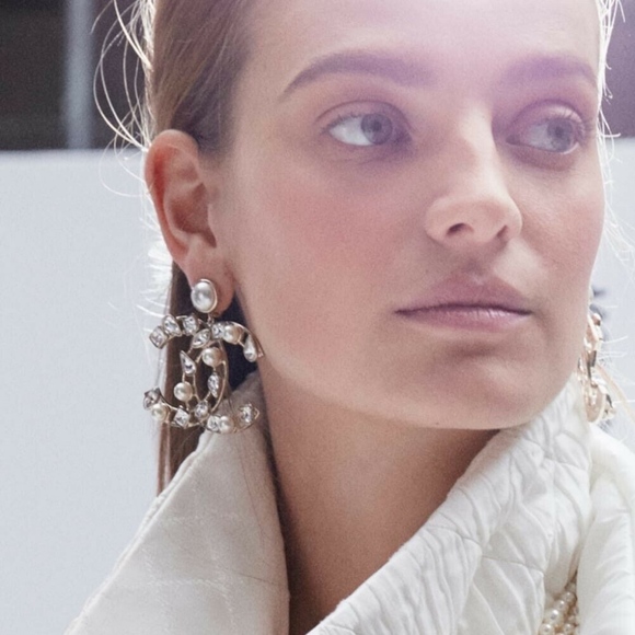 CHANEL RUNWAY XL EARRINGS STONE - Picture 2 of 7